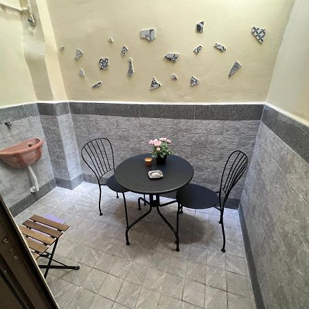 Apartment In The Center Napoli Bagian luar foto